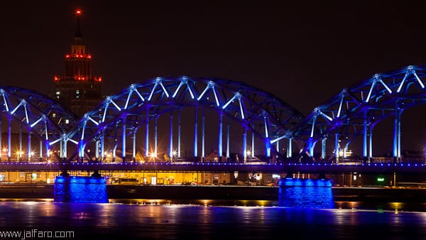 Puente sobre el Daugava en Riga